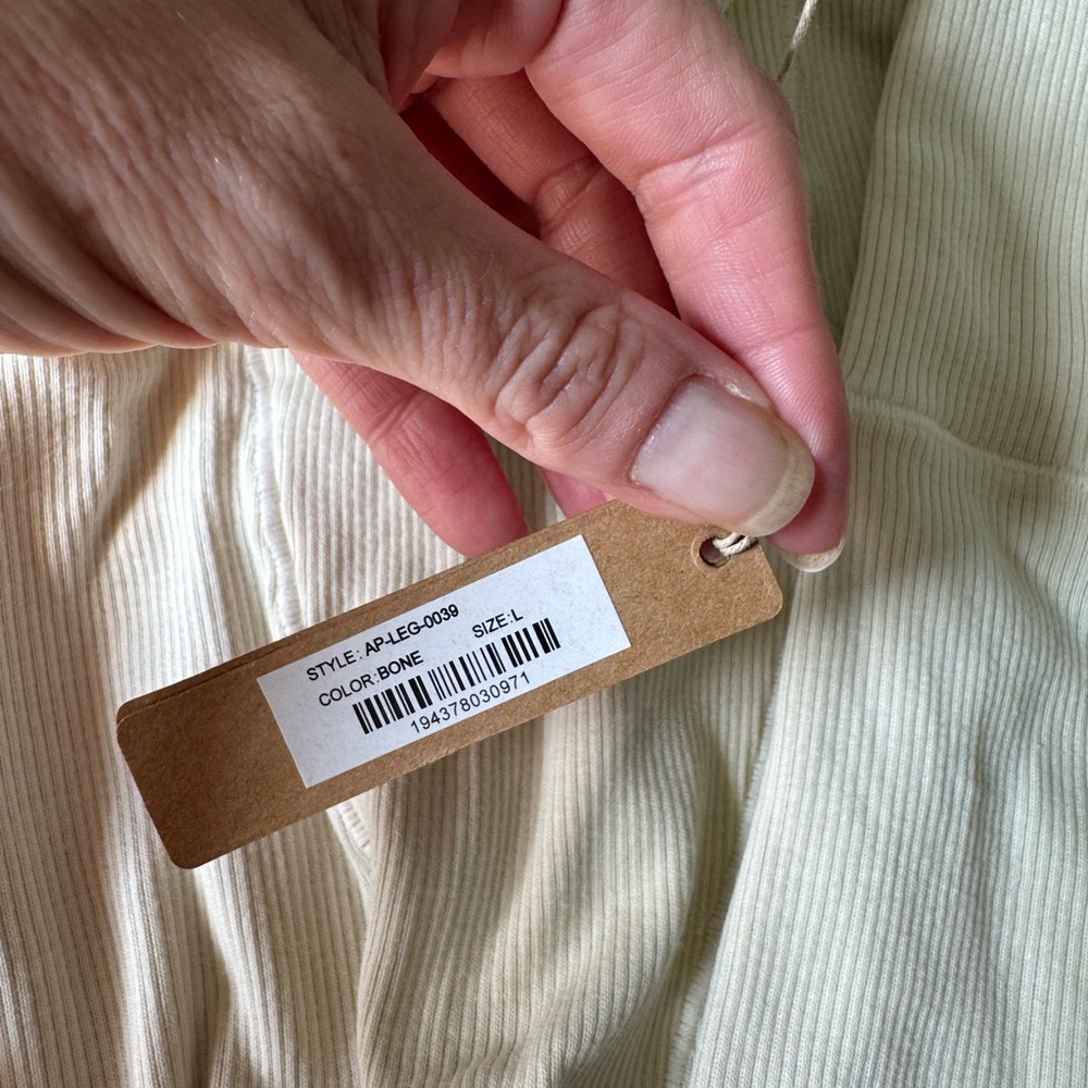 SKIMS Cream Ribbed Intimates Set - Picture 5 of 5